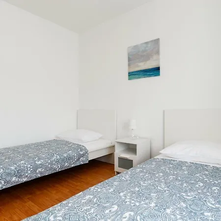 Apartment Lrs In The Center Of *