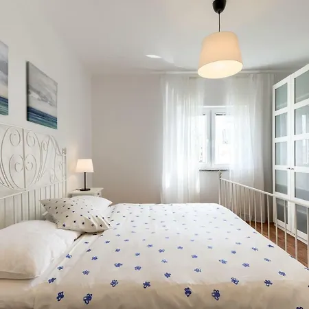 Lrs In The Center Of Apartament